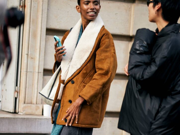 Come abbinare la giacca shearling, must-have dell'inverno