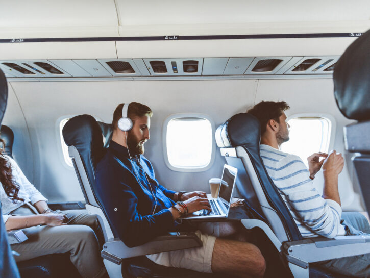 Voli low cost? I trucchi per avere posti più spaziosi