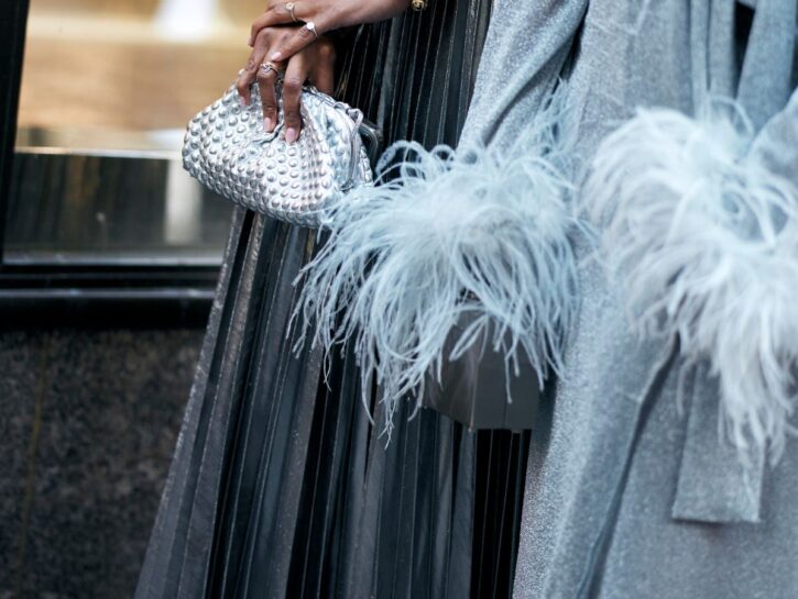 Pochette mania: i modelli più scintillanti per i tuoi party look