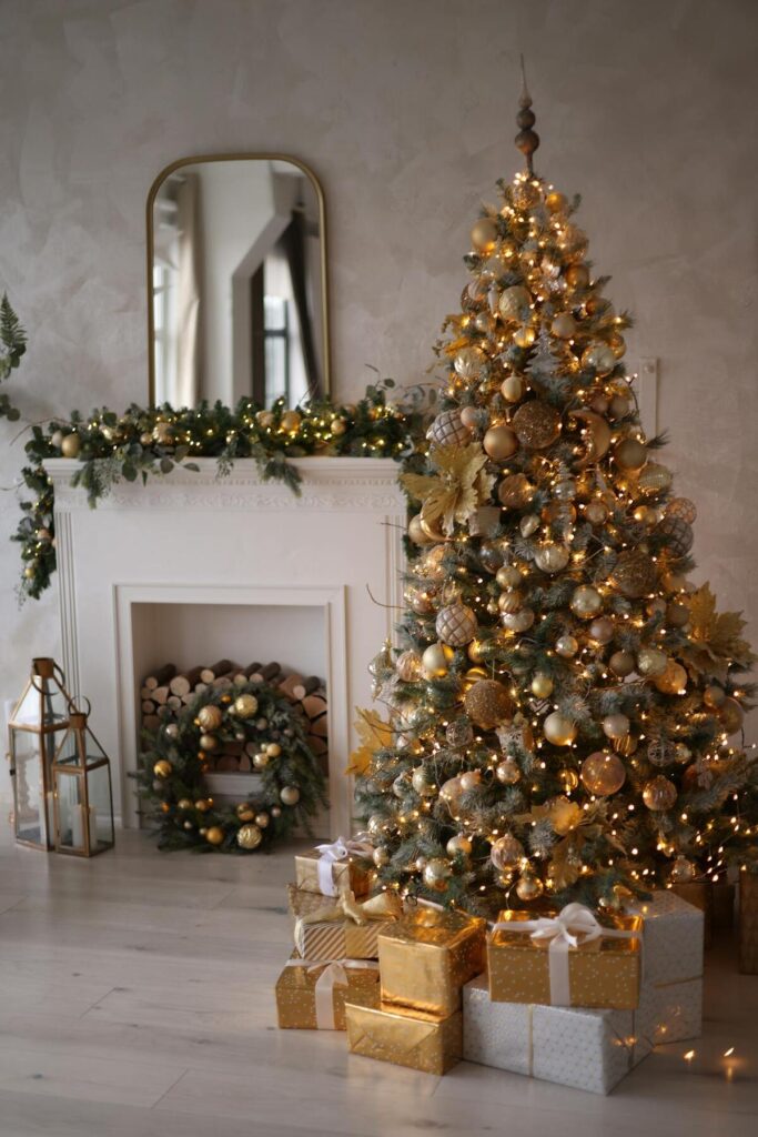 albero di natale elegante in soggiorno