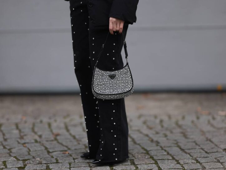 E ora si brilla! Gli jeans con gli strass sono la tendenza denim dell'inverno
