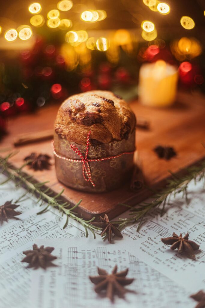 panettone su un tagliere