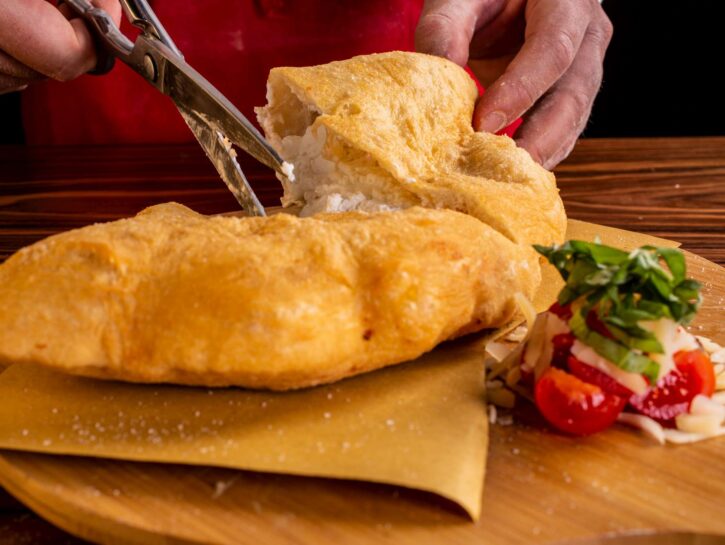 Pizza fritta napoletana: ecco come prepararla