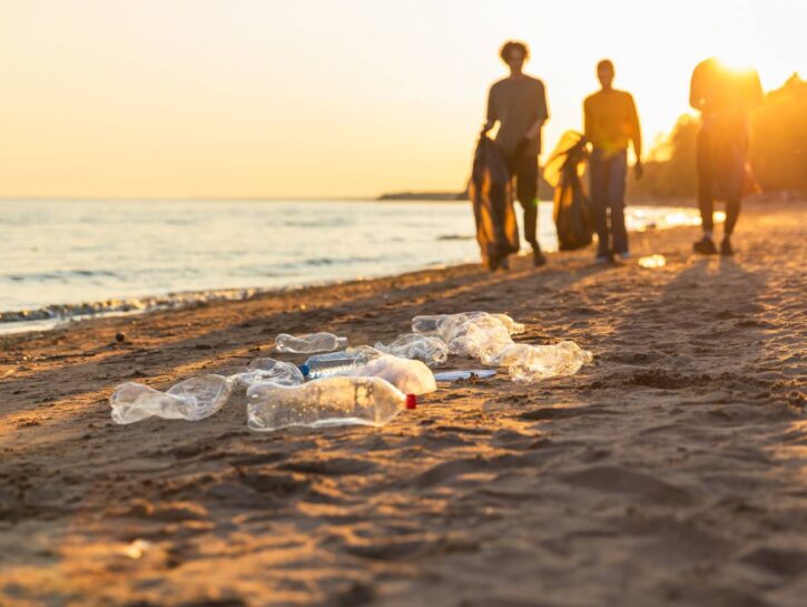 Aziende plastic-free nel mirino degli ambientalisti: i motivi