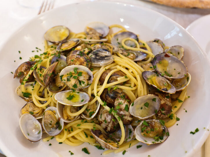 Spaghetti alle vongole e zafferano
