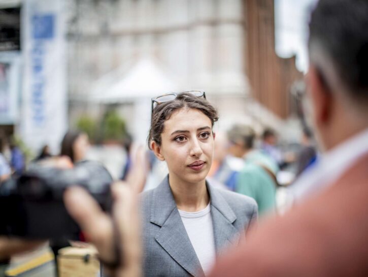 Cecilia Sala è libera, l'areo è atterrato a Ciampino