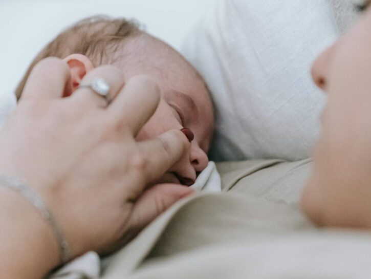Violenza ostetrica: forse è capitato anche a te, e non lo sai