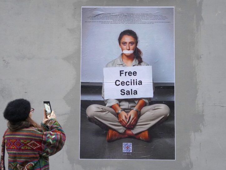 Iran, Cecilia Sala telefona dal carcere: «Fate presto»