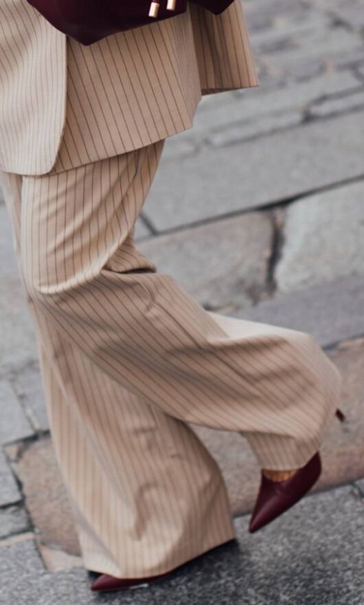 Shopping: i pantaloni a zampa da comprare ora