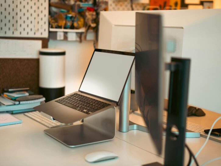 Realizza così un supporto per il tuo laptop
