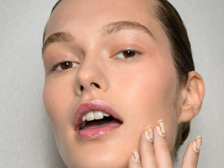 Nonostante la skincare, hai i punti neri? Potresti sbagliare detergente