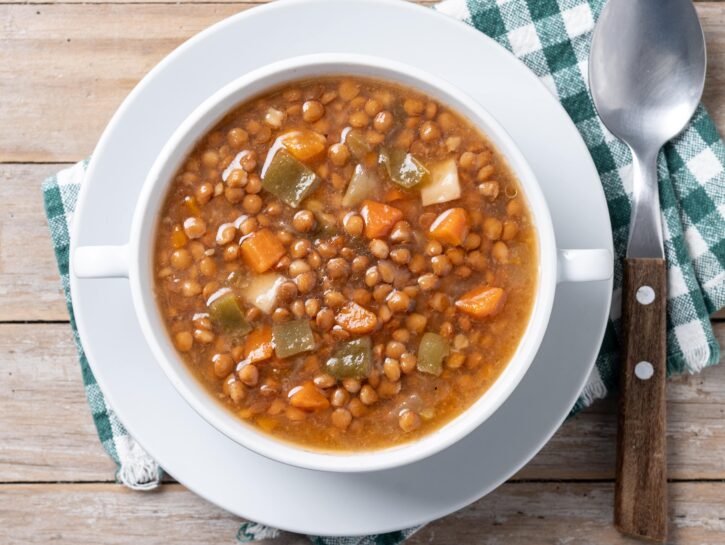 Zuppa di lenticchie, limone e zenzero