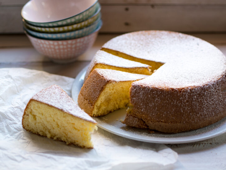Torta con riso soffiato e yogurt