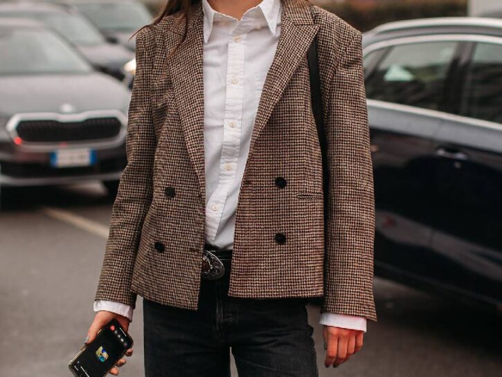 Come abbinare il blazer colorato secondo lo street style della Milano Fashion Week