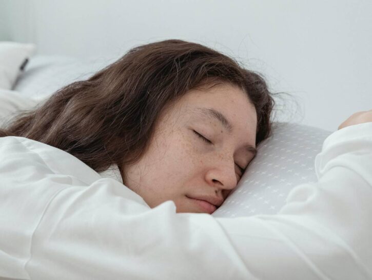 Il cervello delle donne ha bisogno di più sonno
