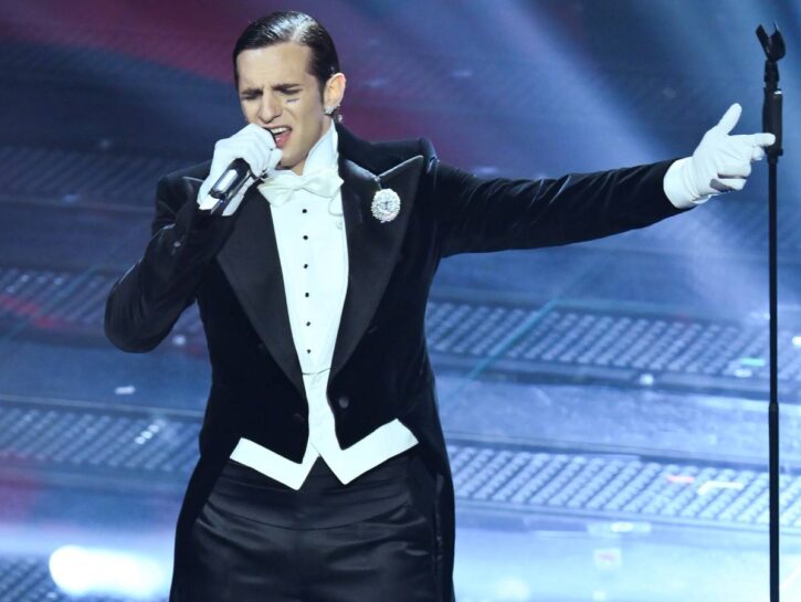 I guanti sono l'accessorio feticcio (e la tendenza moda) dei look di Sanremo 2025