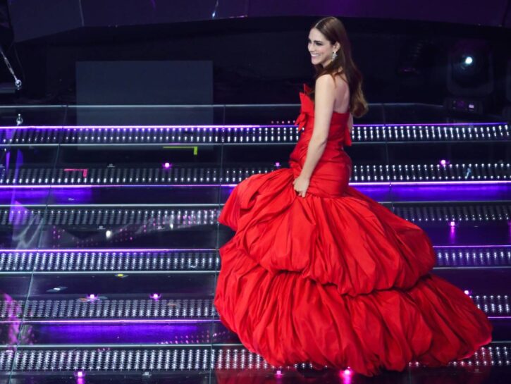 I vestiti più belli di Sanremo 2025: a fascia e a sirena sono il diktat di questa edizione