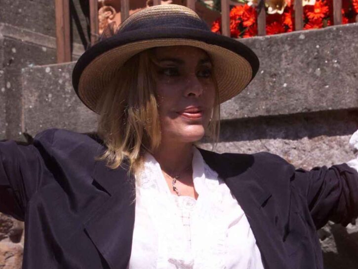 Addio a Nadia Cassini, icona della commedia sexy all'italiana