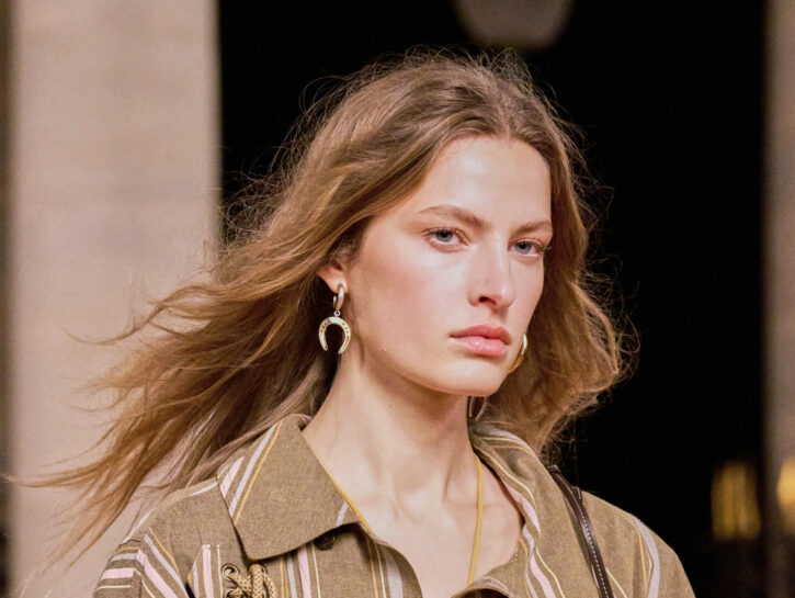 Hair contouring: il trucco invisibile per valorizzare i tuoi lineamenti