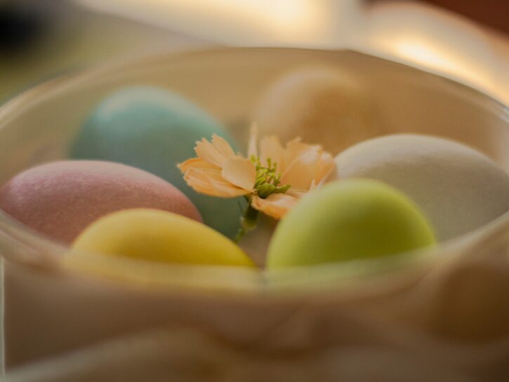 Uova di Pasqua fai da te in cartapesta