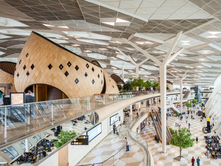Viaggiatrici gourmet: i migliori aeroporti per food lover in viaggio
