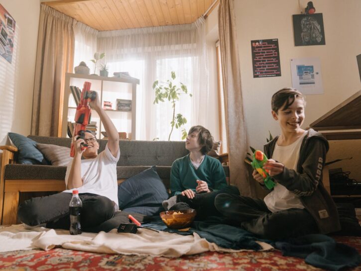 Ragazzi senza smartphone: cosa sono gli «Offline Days»