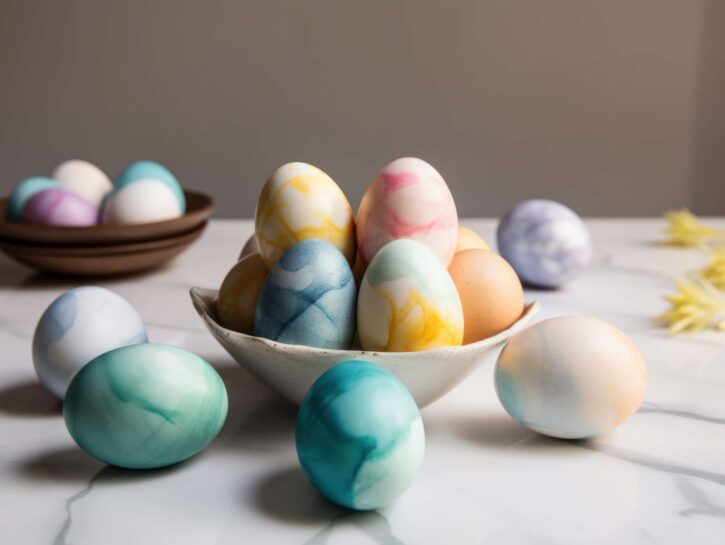 Uova di Pasqua fai da te: trasforma le uova in piccole opere d'arte