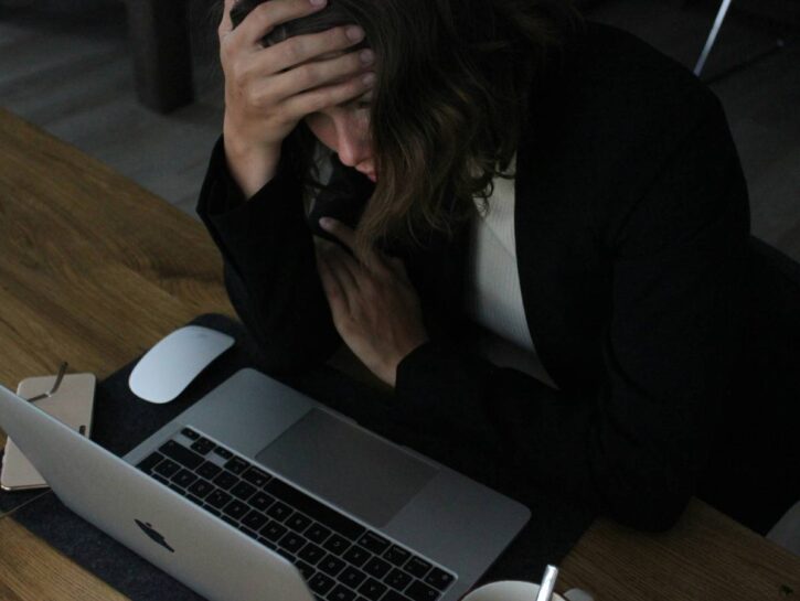 Lo stress sul lavoro è donna