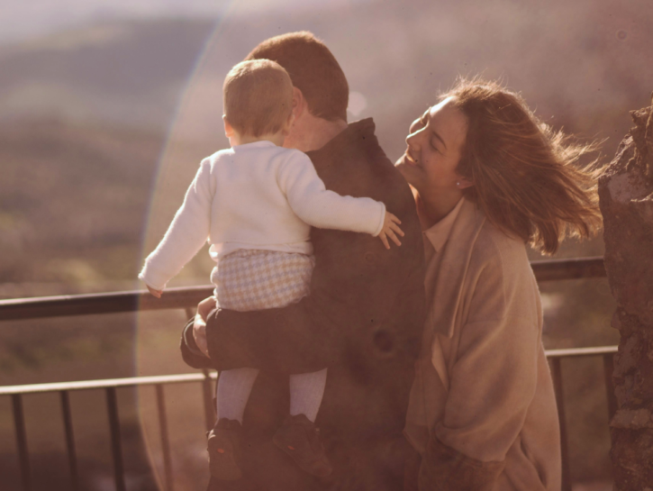 Stop a “padre” e “madre”: solo “genitori”