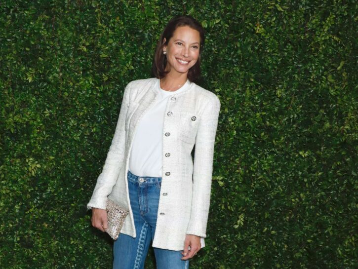 Christy Cut, torna il caschetto anni Novanta (quello di Christy Turlington)