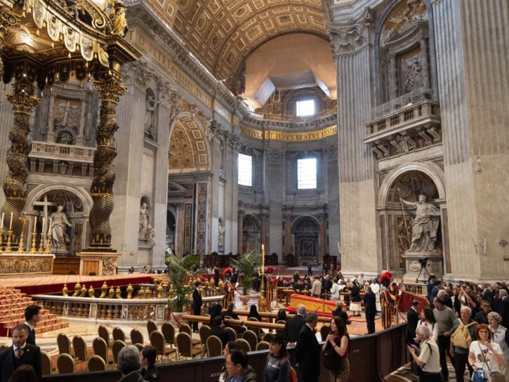 Funerali di Papa Francesco: RTL 102.5 in diretta da S. Pietro