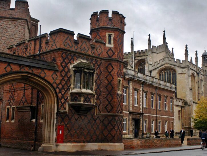 Chi la scamperà tra Kate e William sugli studi di George? Visita a Eton, il college di royals e attori