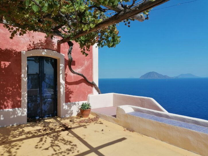 Mollo tutto, e vado a vivere su un'isola