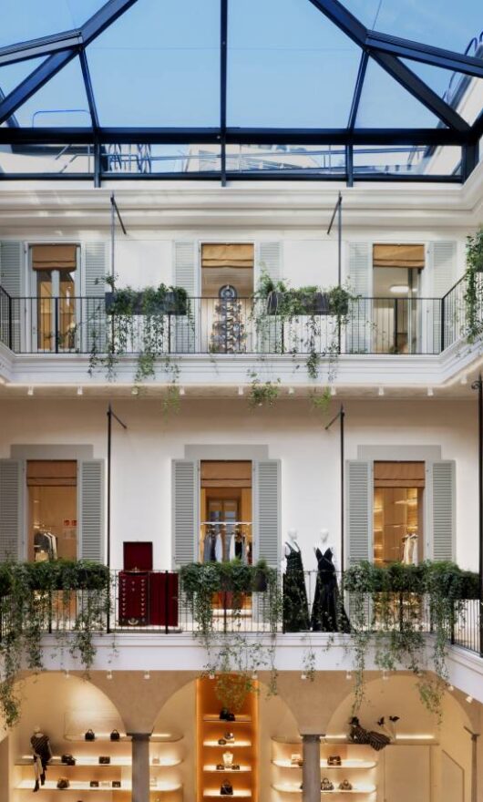 Louis Vuitton riapre a Milano. Tra moda, gioielli ed esperienze gourmet