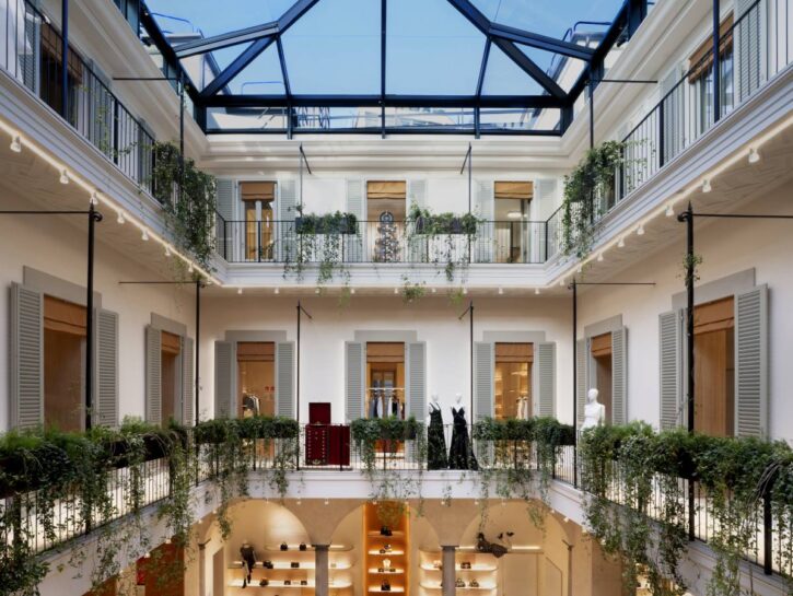 Louis Vuitton riapre a Milano. Tra moda, gioielli ed esperienze gourmet