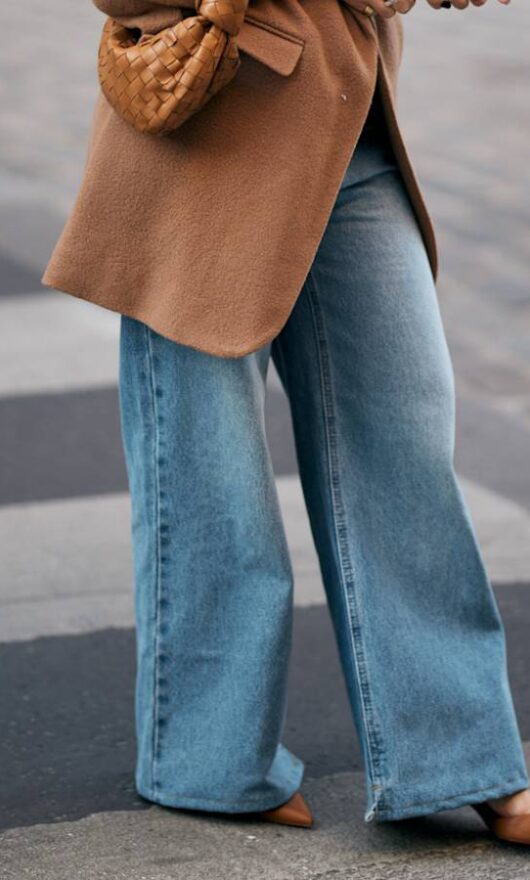 Guida ai migliori jeans a gamba larga da comprare questa primavera