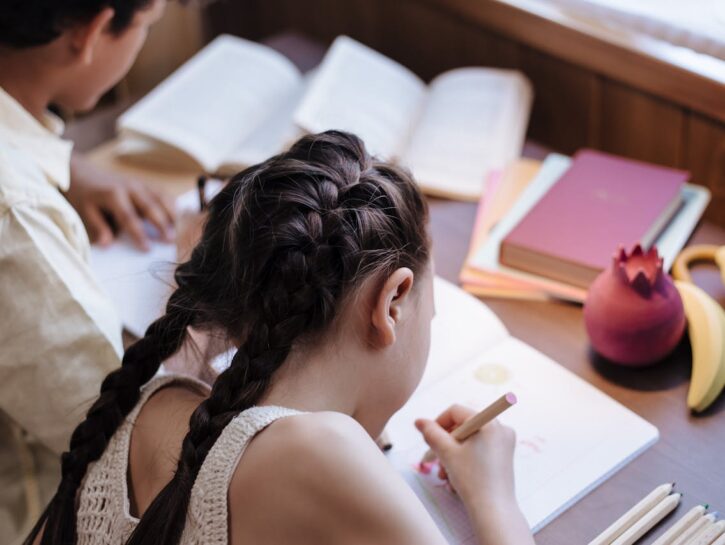Scuola, nuove regole su verifiche e compiti: la circolare