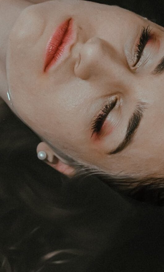 Bella come in un dipinto con il watercolor make-up