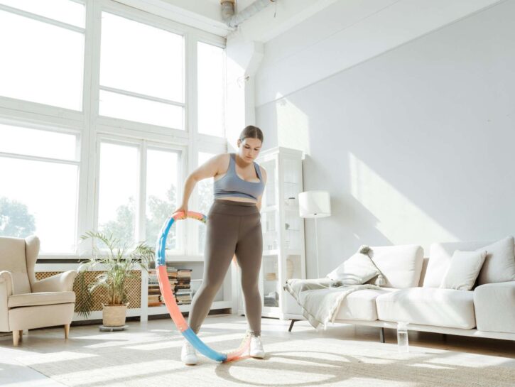 Hula Hoop con peso: funziona davvero? Miti e verità