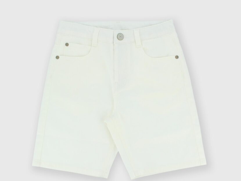 Bermuda in gabardina con vita regolabile all'interno, € 21,99. Primigi