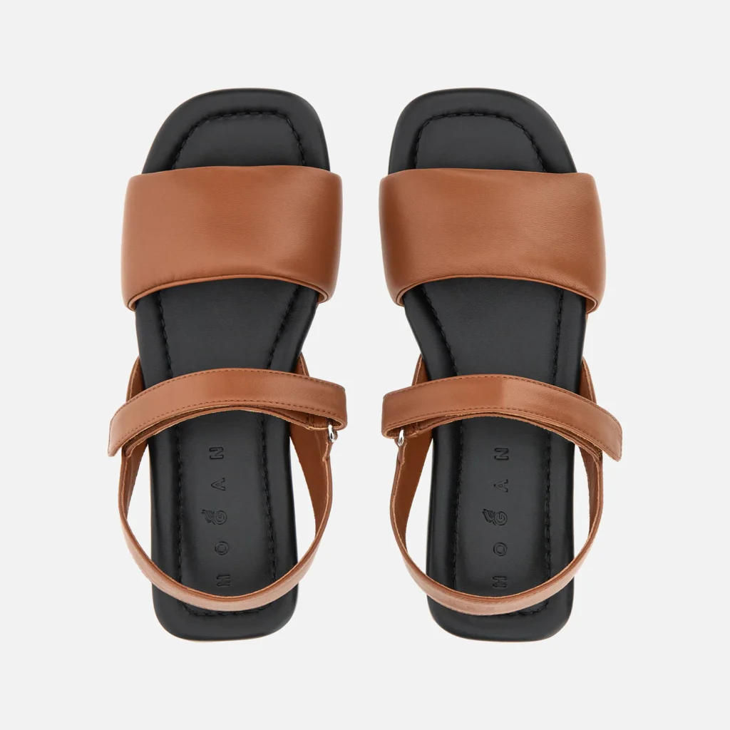 sandali bassi tendenze scarpe moda estate 2025