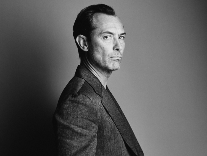 Jude Law torna al cinema con “L’ultima regina”
