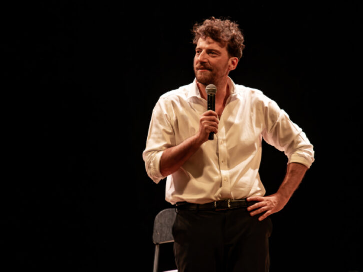 Maurizio Lastrico tra teatro, cinema, cabaret e fiction