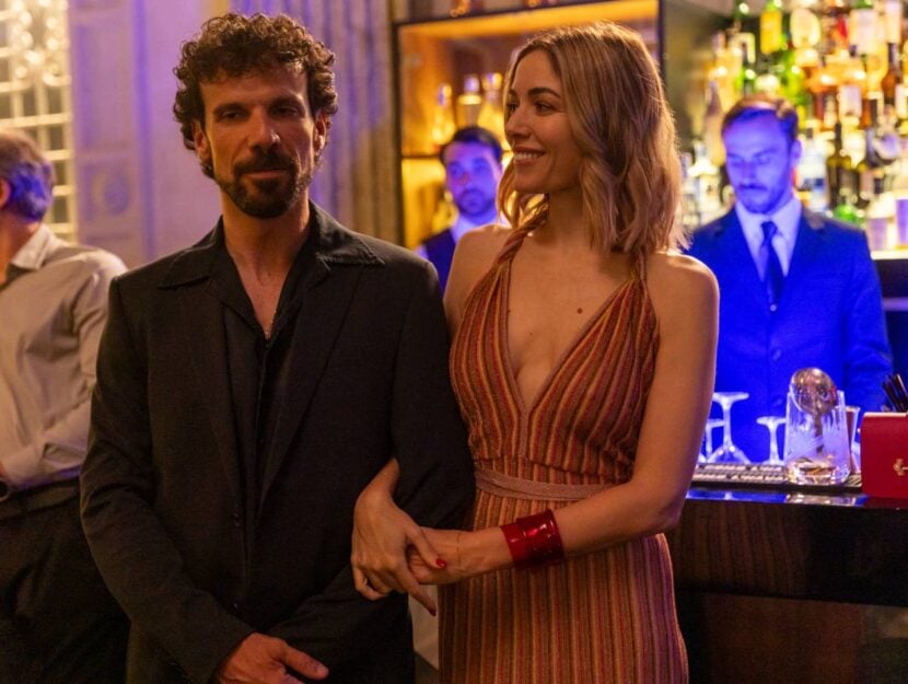 Sarah Felberbaum con Francesco Montanari nella serie Maschi veri, su Netflix dal 21 maggio