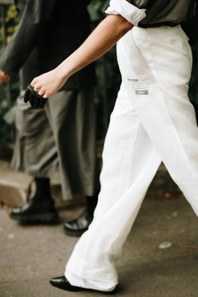 come abbinare i pantaloni di lino tendenze moda primavera estate 2025