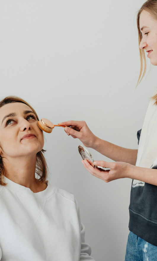 Regali beauty per la Festa della Mamma: oltre 20 idee tra skincare, profumi e relax