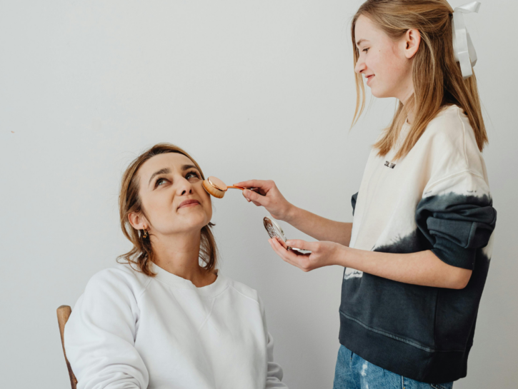 Regali beauty per la Festa della Mamma: oltre 20 idee tra skincare, profumi e relax