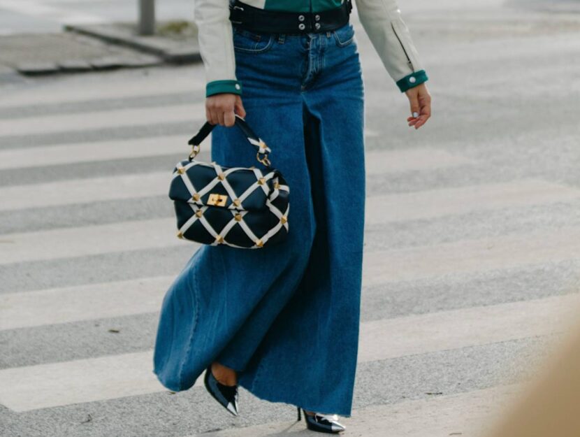 Come abbinare la gonna di jeans lunga moda primavera 2025
