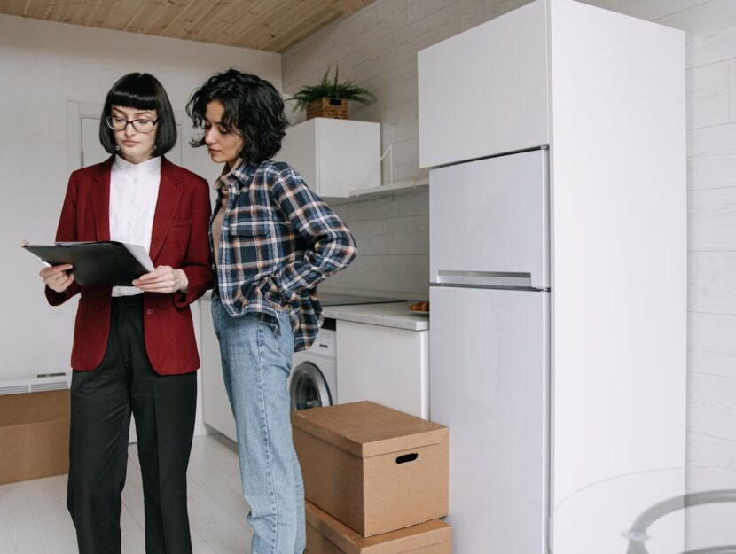 ragazze si sono appena trasferite a casa