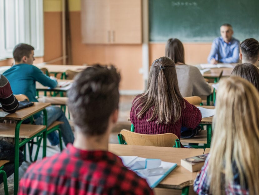 classe intenta a seguire una lezione
